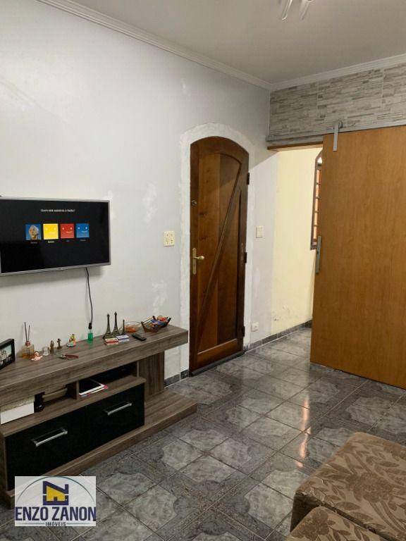 Sobrado à venda com 4 quartos, 175m² - Foto 1