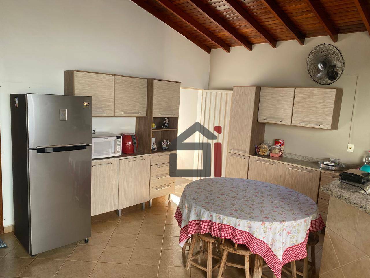 Casa à venda com 3 quartos, 229m² - Foto 15