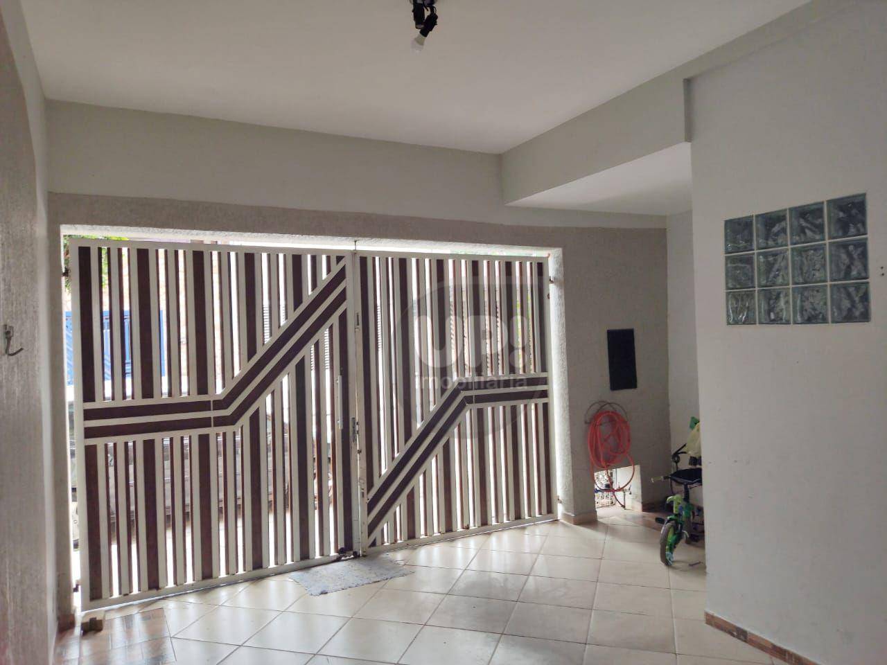 Casa à venda com 3 quartos, 100m² - Foto 3