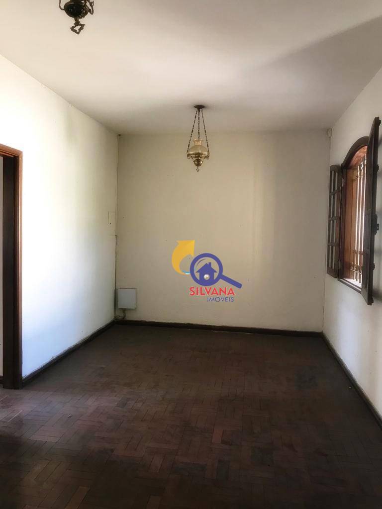 Casa à venda com 3 quartos, 272m² - Foto 18