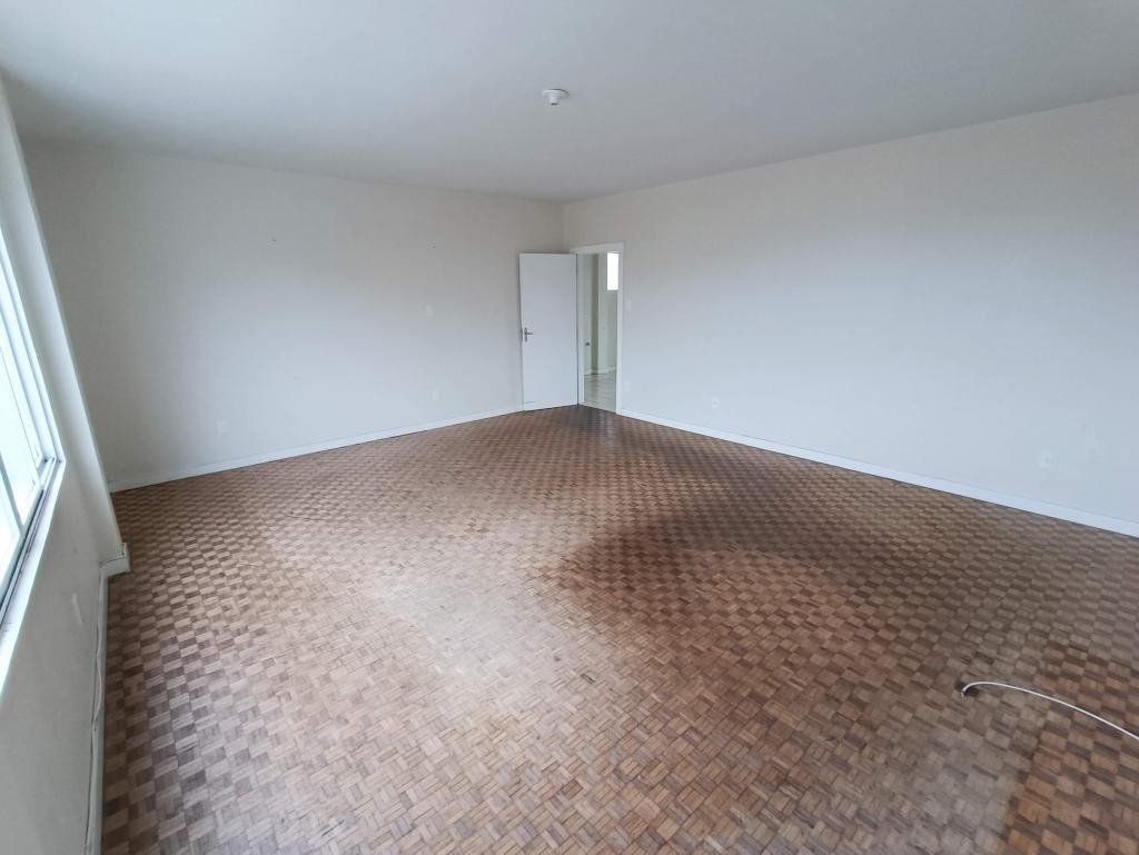 Apartamento à venda com 3 quartos, 122m² - Foto 9