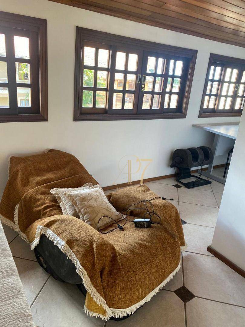 Casa de Condomínio à venda com 3 quartos, 240m² - Foto 19