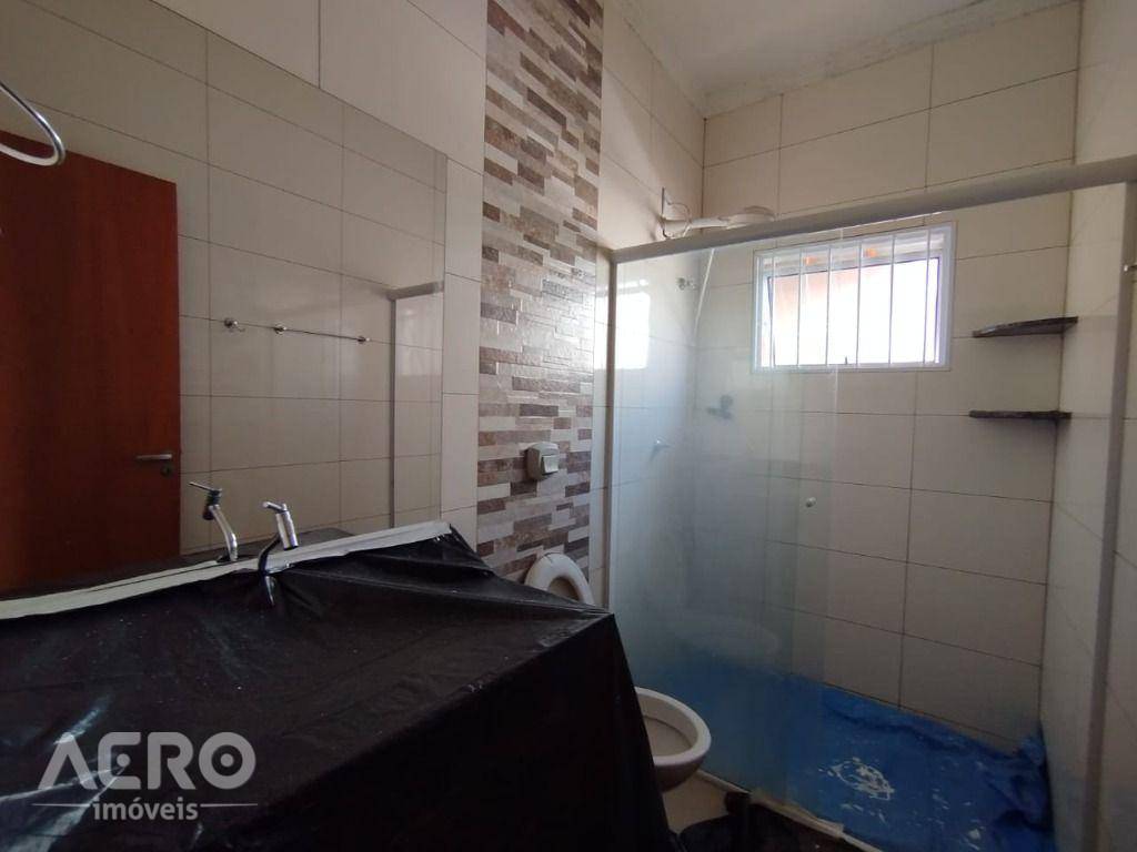 Casa para alugar com 2 quartos, 160m² - Foto 8