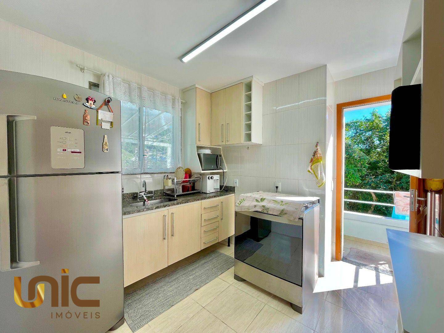 Casa de Condomínio à venda com 4 quartos, 258m² - Foto 11