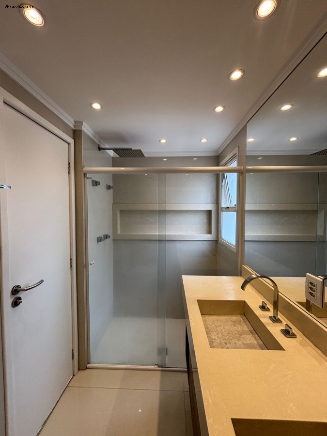 Apartamento à venda com 3 quartos, 156m² - Foto 2
