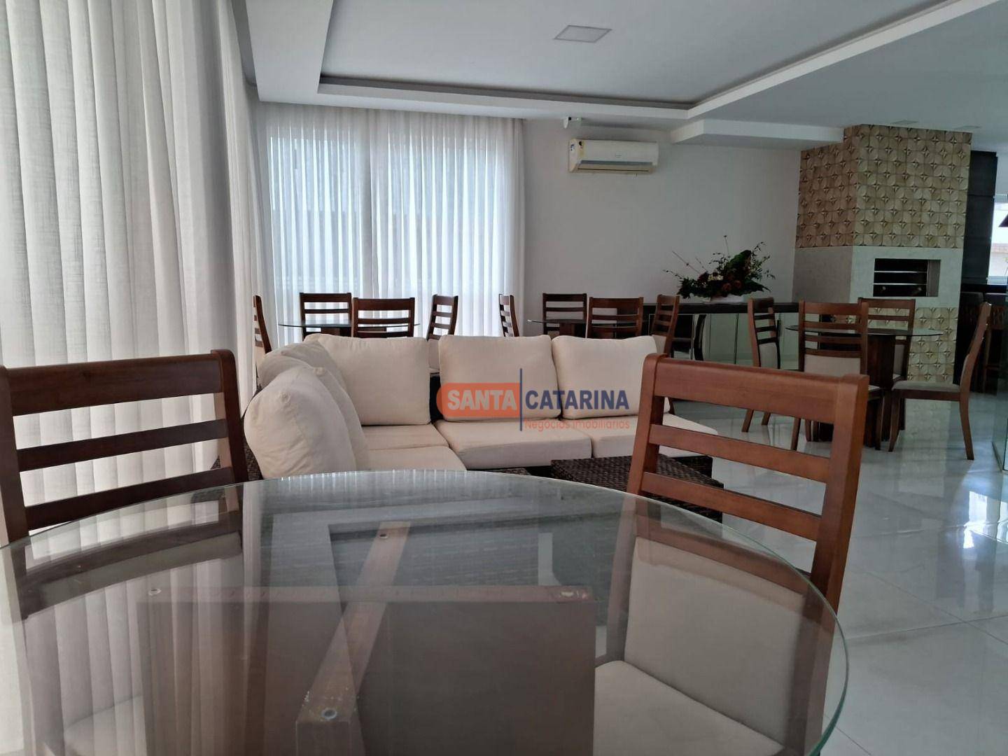 Apartamento para alugar com 3 quartos, 110m² - Foto 15