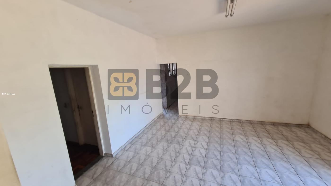 Casa à venda com 3 quartos, 560m² - Foto 9