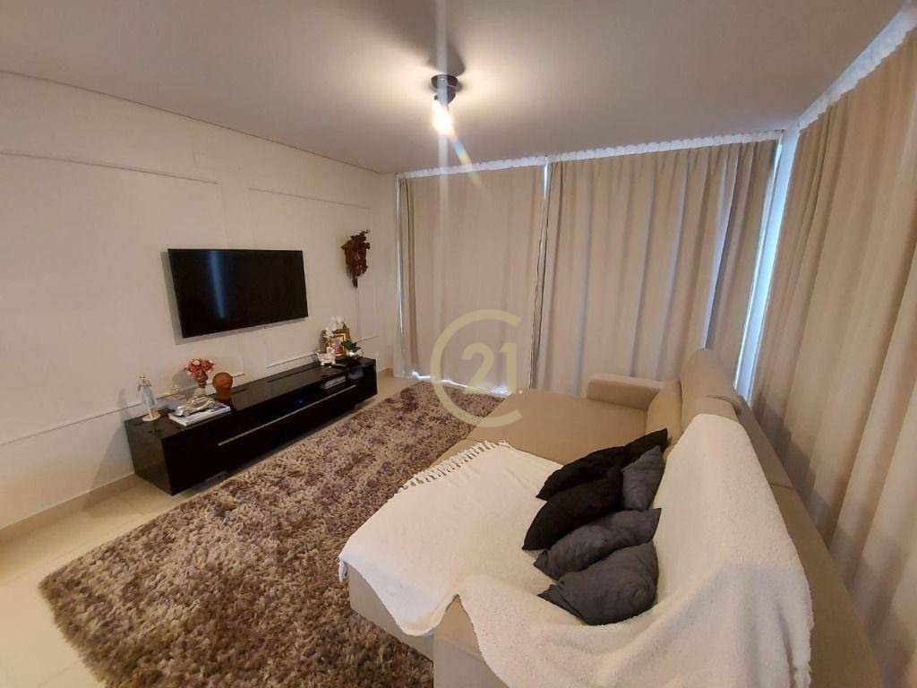 Casa à venda com 4 quartos, 200m² - Foto 4