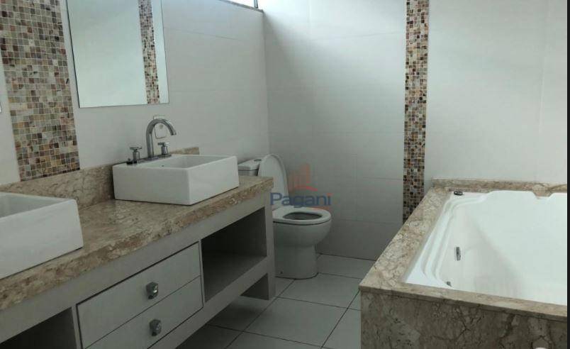 Casa de Condomínio à venda com 4 quartos, 300m² - Foto 17