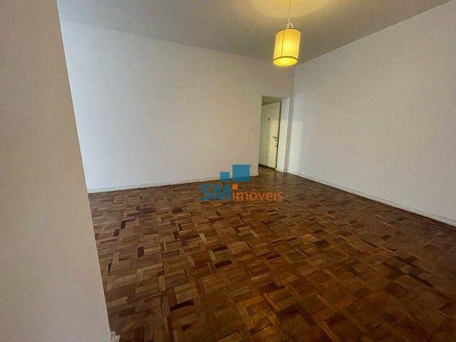 Apartamento para alugar com 3 quartos, 125m² - Foto 2