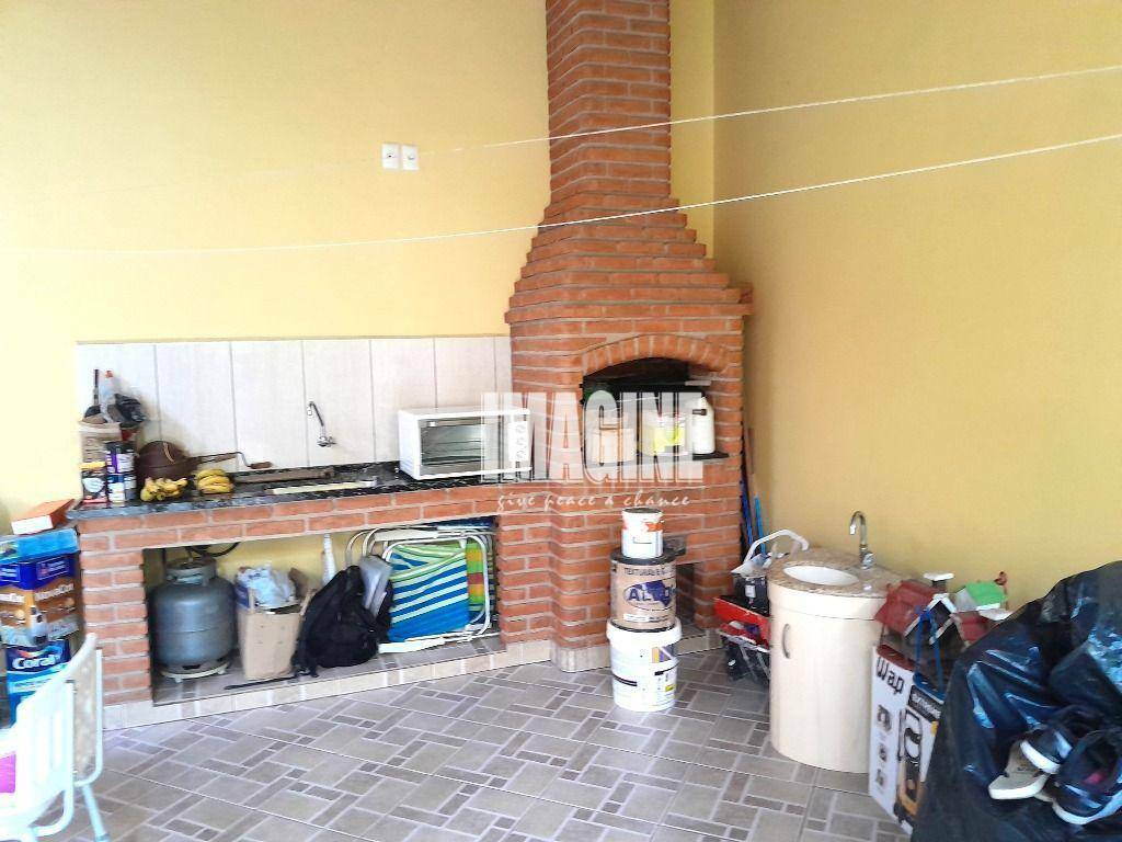 Casa à venda com 2 quartos, 150m² - Foto 17