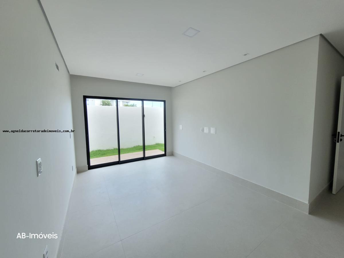 Casa de Condomínio à venda com 3 quartos, 220m² - Foto 30