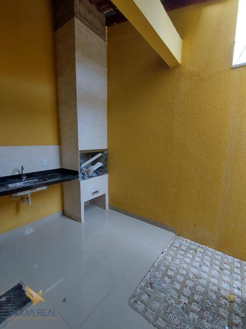 Casa à venda com 3 quartos, 98m² - Foto 4