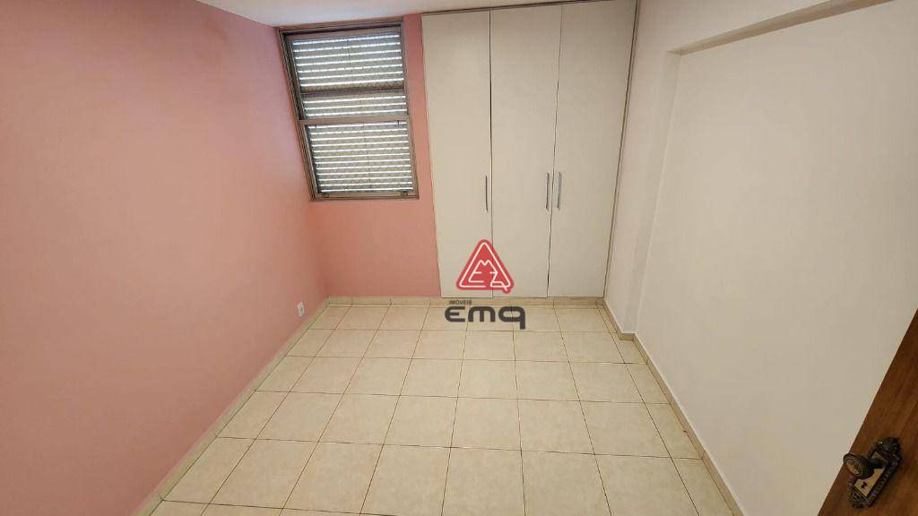 Apartamento para alugar com 3 quartos, 142m² - Foto 2