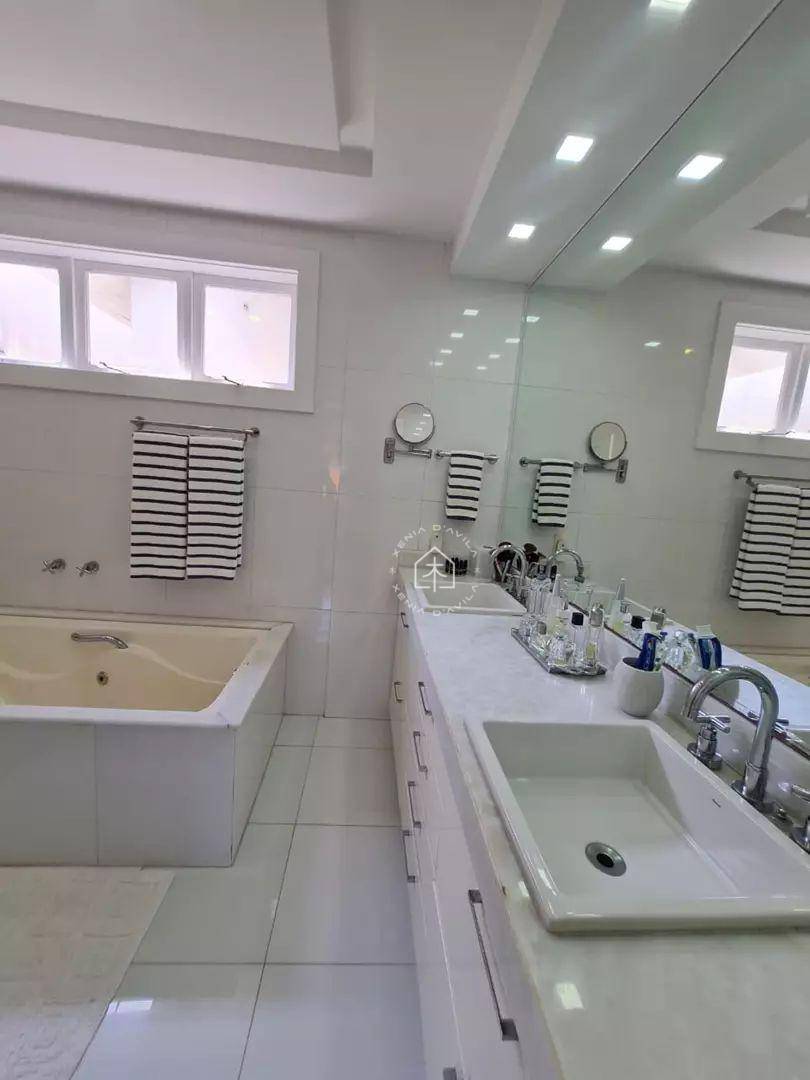 Casa de Condomínio à venda com 4 quartos, 550m² - Foto 14