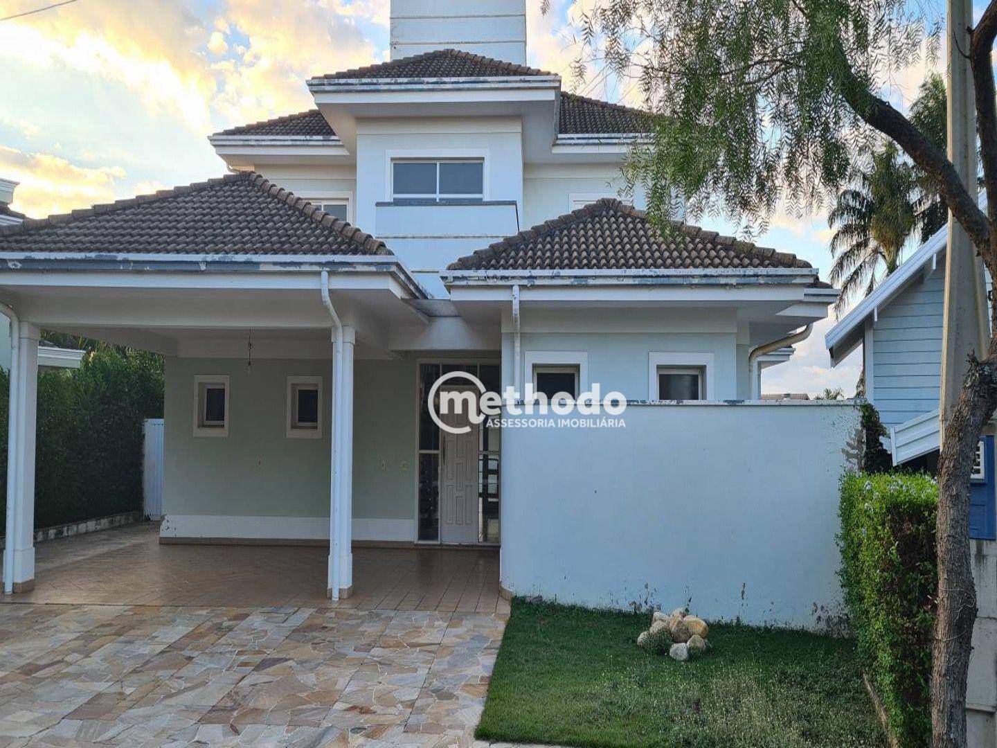 Casa de Condomínio à venda com 4 quartos, 441m² - Foto 2