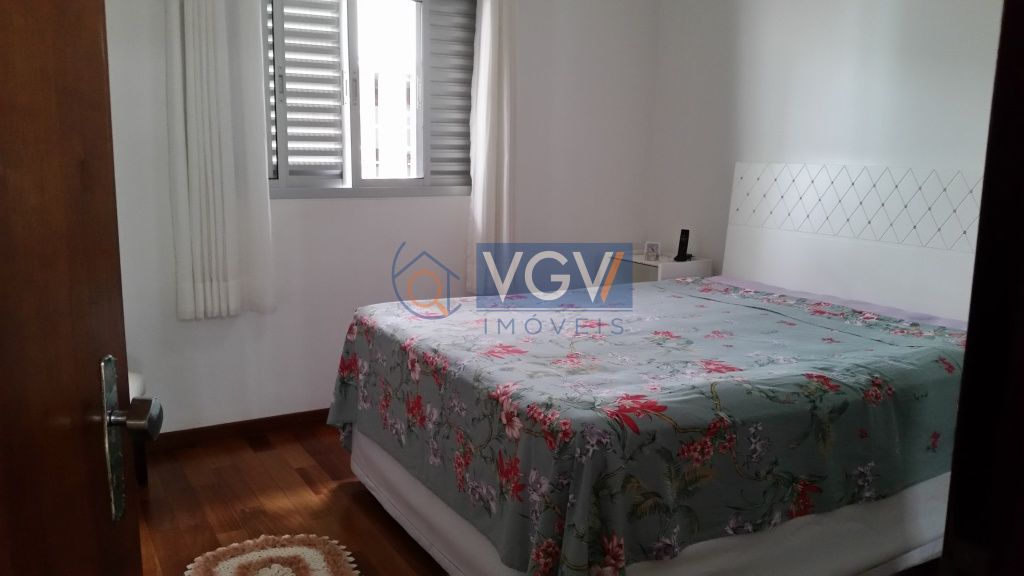 Casa à venda com 3 quartos, 202m² - Foto 13