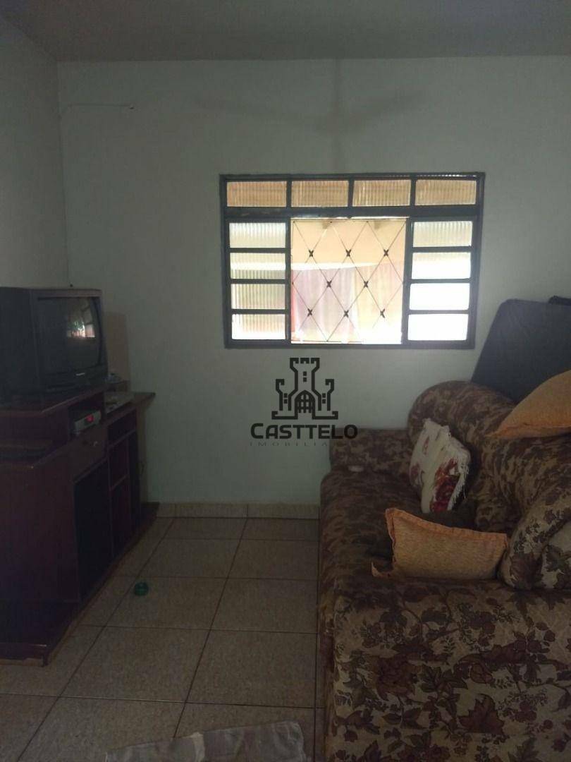 Chácara à venda com 2 quartos, 70m² - Foto 3