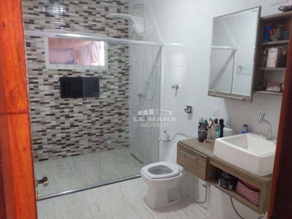 Casa à venda com 3 quartos, 200m² - Foto 20