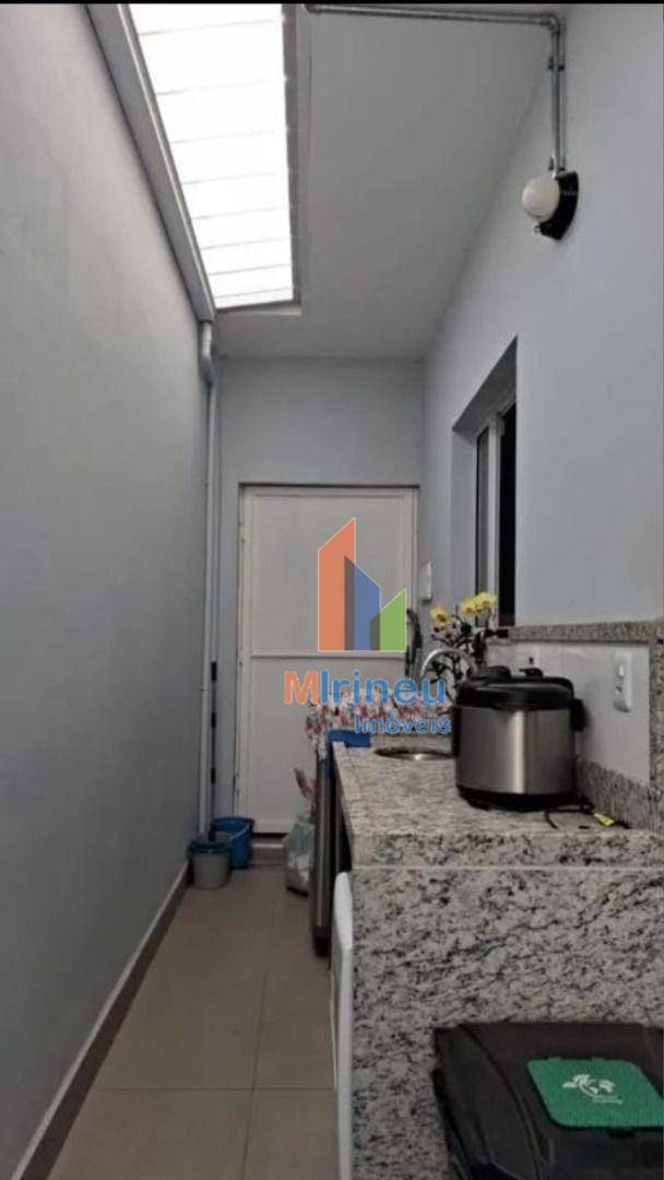 Casa à venda com 3 quartos, 250m² - Foto 6