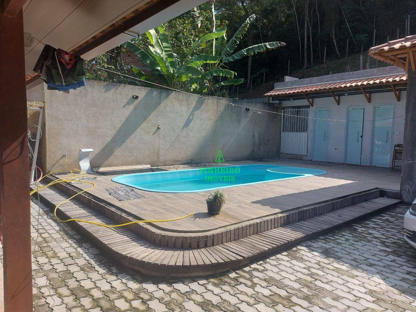 Casa à venda e aluguel com 3 quartos, 300m² - Foto 2