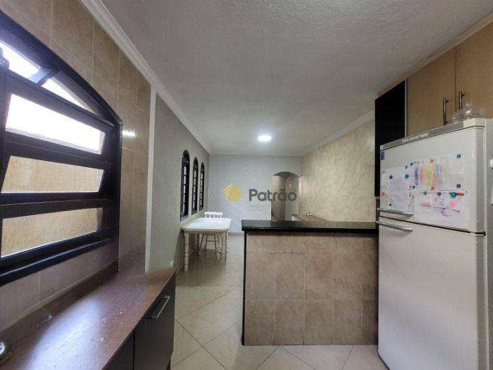 Sobrado à venda com 3 quartos, 225m² - Foto 13