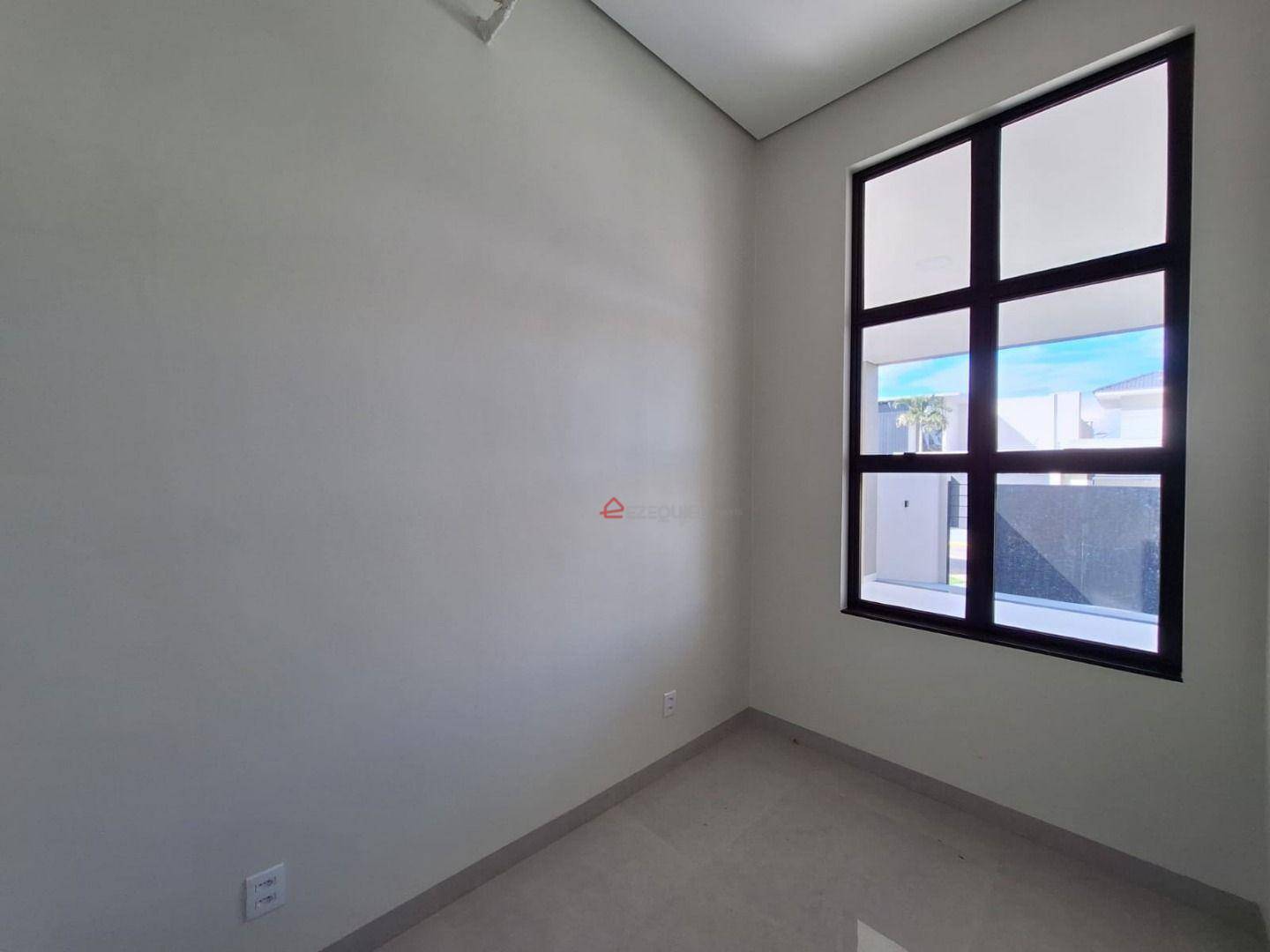 Casa à venda com 3 quartos, 224m² - Foto 8