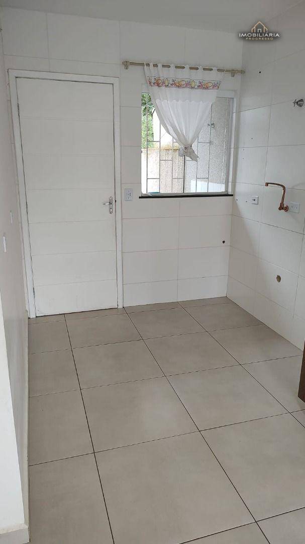 Casa à venda com 2 quartos, 50m² - Foto 8