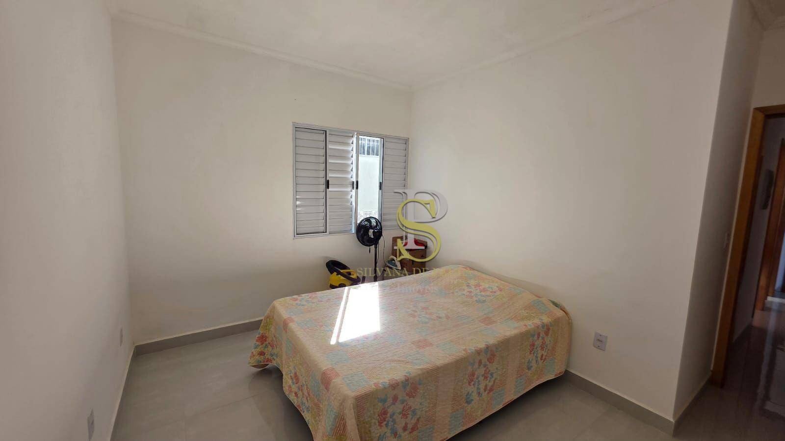 Casa à venda com 4 quartos, 250m² - Foto 12