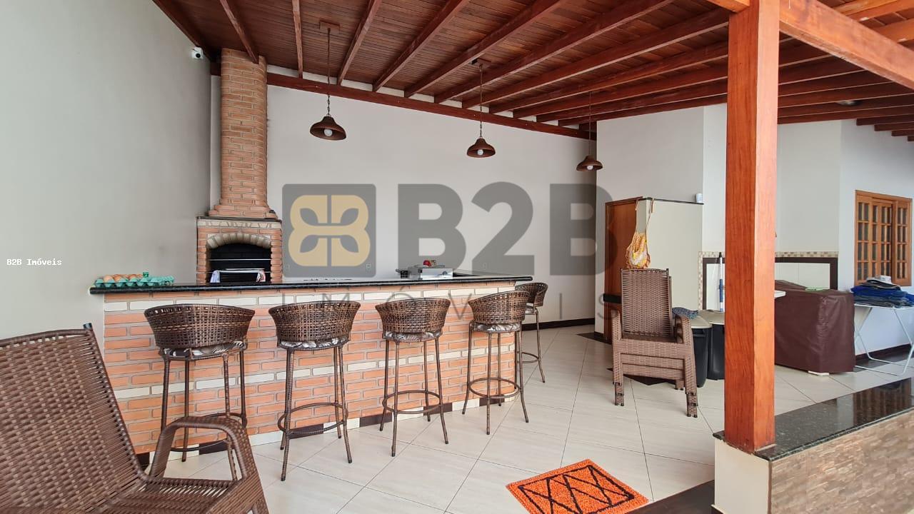 Casa à venda com 3 quartos, 210m² - Foto 11