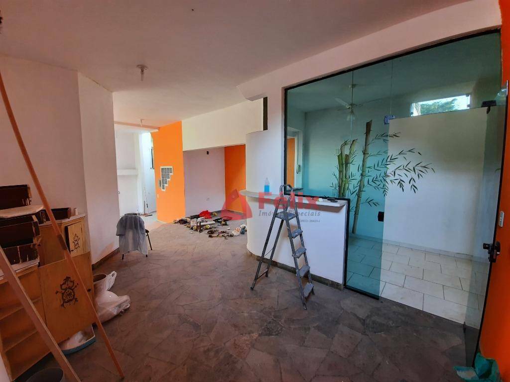 Casa à venda com 3 quartos, 300m² - Foto 17