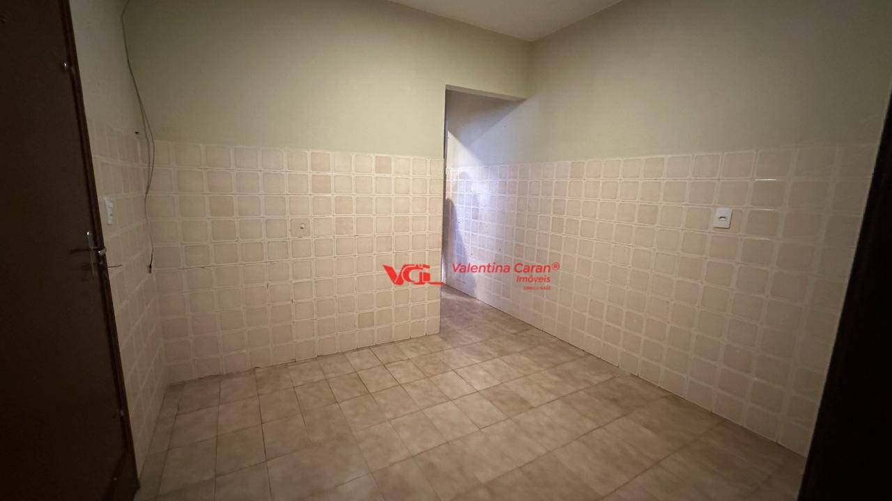 Casa à venda com 4 quartos, 220m² - Foto 15