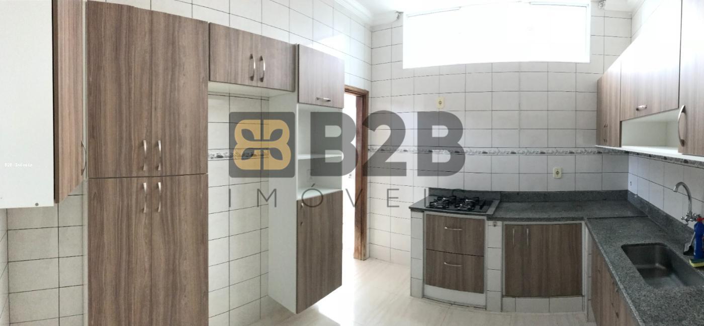 Casa à venda com 3 quartos, 234m² - Foto 11