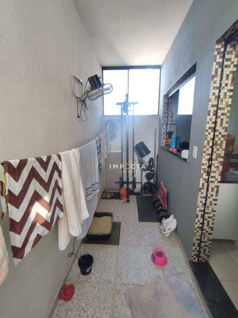 Apartamento à venda com 2 quartos, 75m² - Foto 9