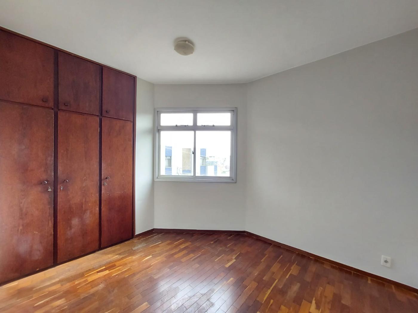 Apartamento para alugar com 2 quartos, 100m² - Foto 13