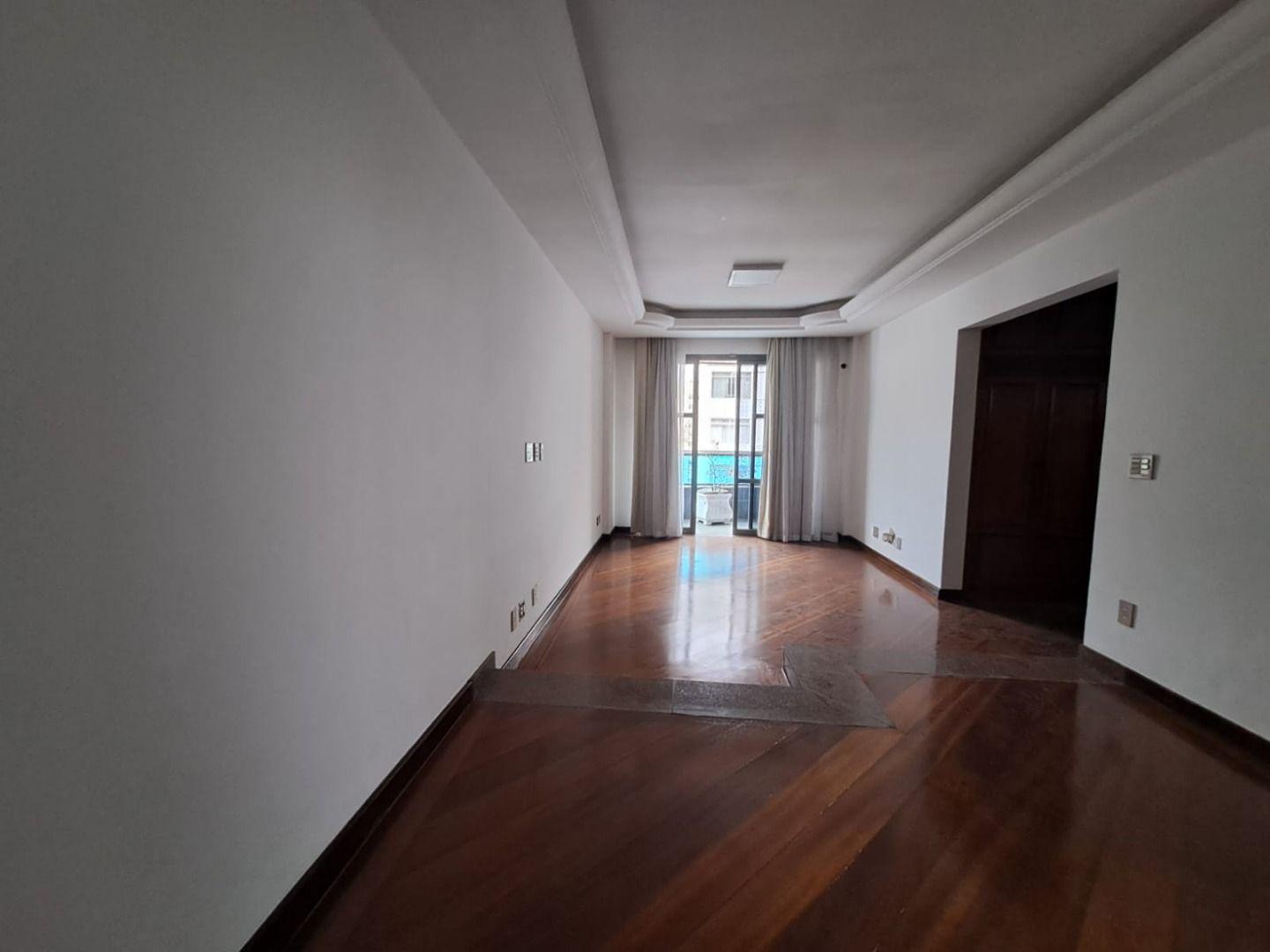 Apartamento à venda com 4 quartos, 313m² - Foto 2