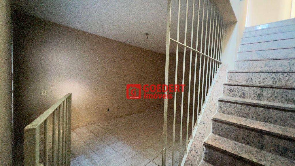 Sobrado para alugar com 6 quartos, 270m² - Foto 38