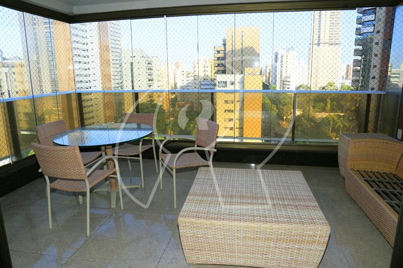 Apartamento à venda com 4 quartos, 300m² - Foto 2