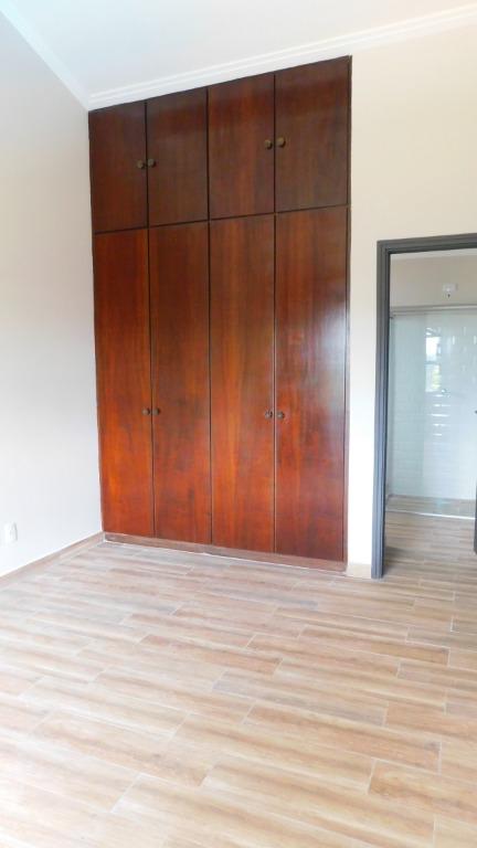 Casa de Condomínio para alugar com 3 quartos, 250m² - Foto 16