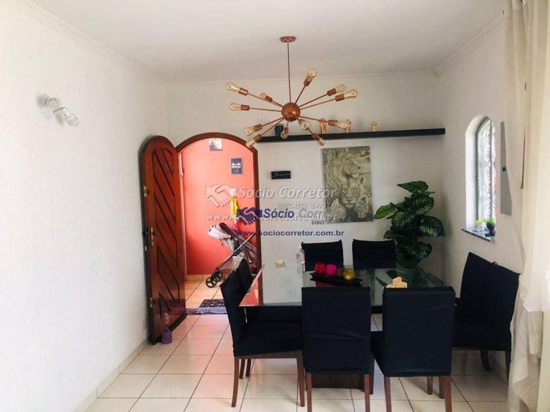 Casa à venda com 3 quartos, 267m² - Foto 2