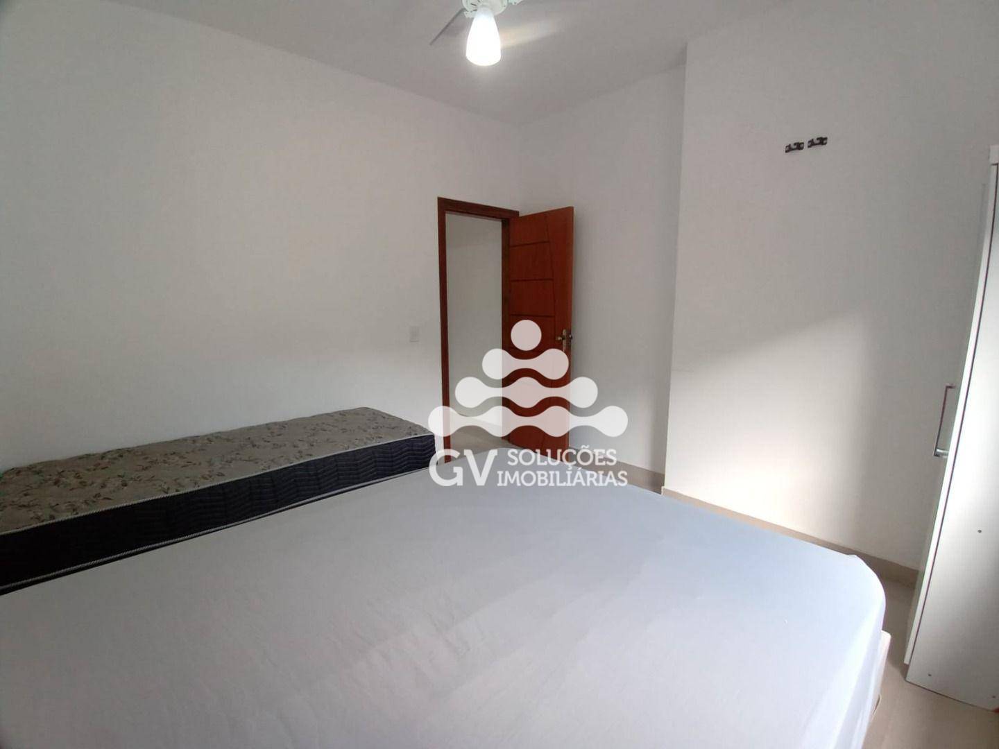 Casa à venda com 4 quartos, 84m² - Foto 15