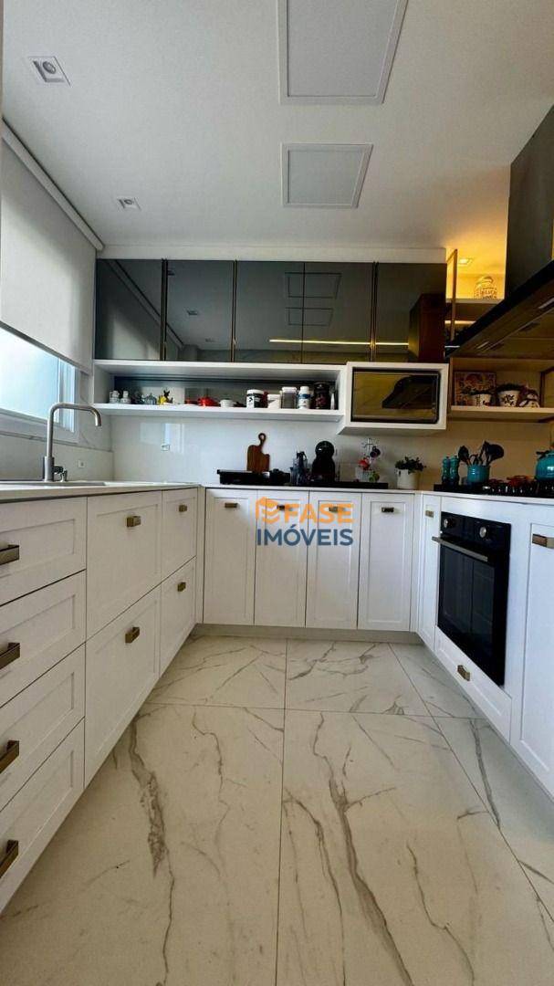 Apartamento à venda com 3 quartos, 144m² - Foto 9