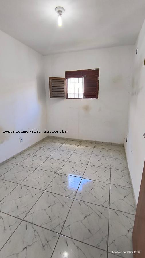 Casa à venda com 2 quartos, 70m² - Foto 6