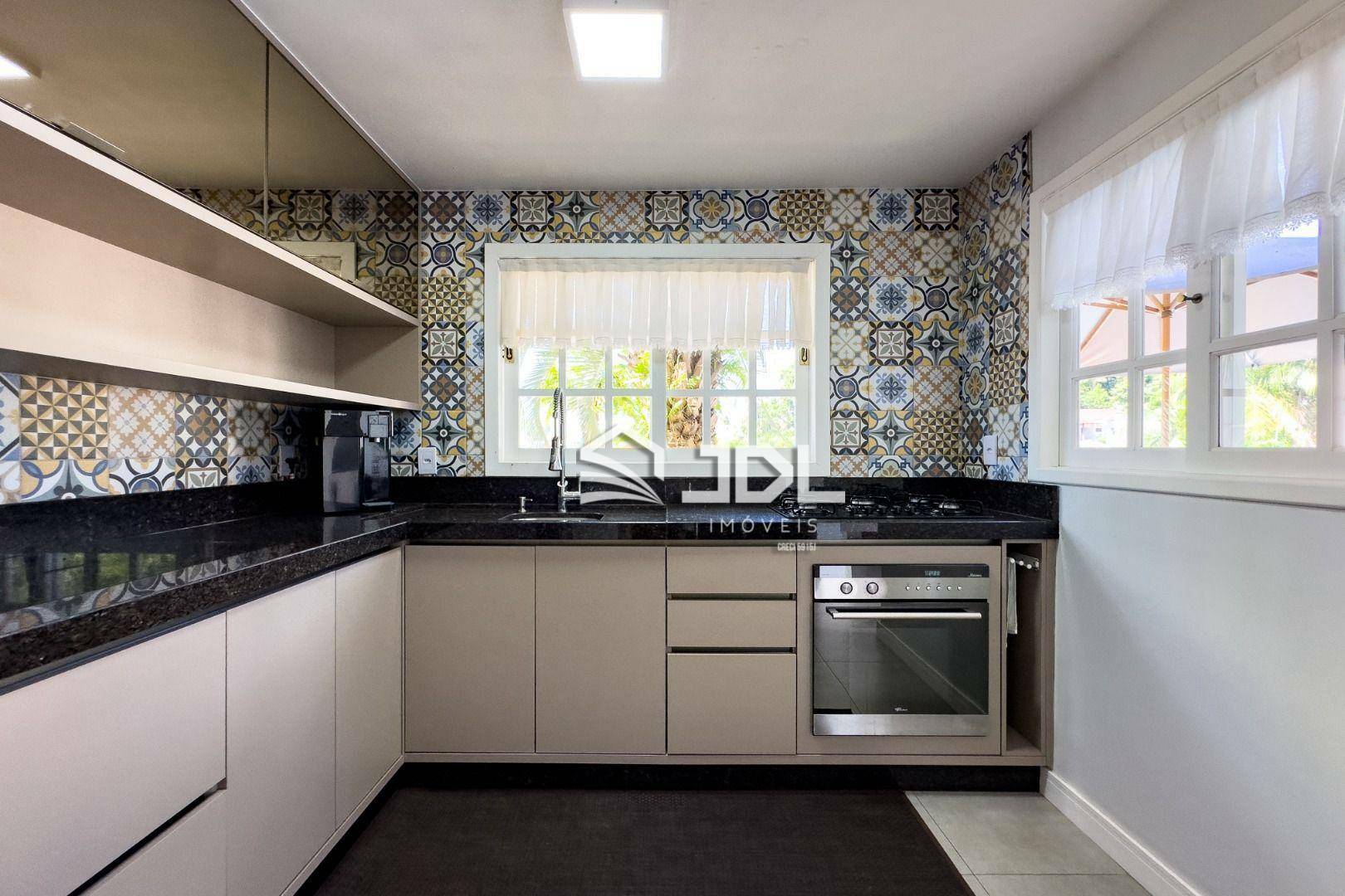 Casa à venda com 3 quartos, 269m² - Foto 14