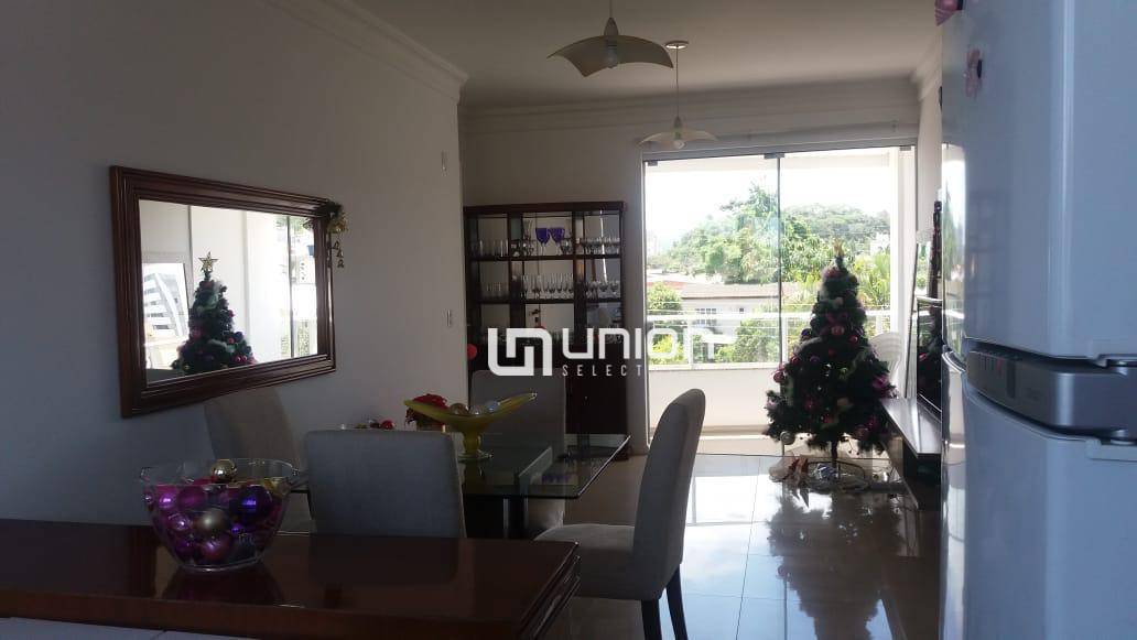 Apartamento à venda com 2 quartos, 65m² - Foto 4