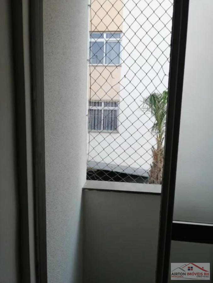 Apartamento à venda com 3 quartos, 100m² - Foto 2