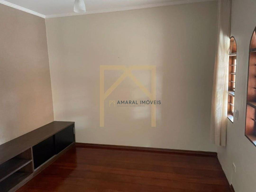 Casa à venda com 3 quartos, 200m² - Foto 10