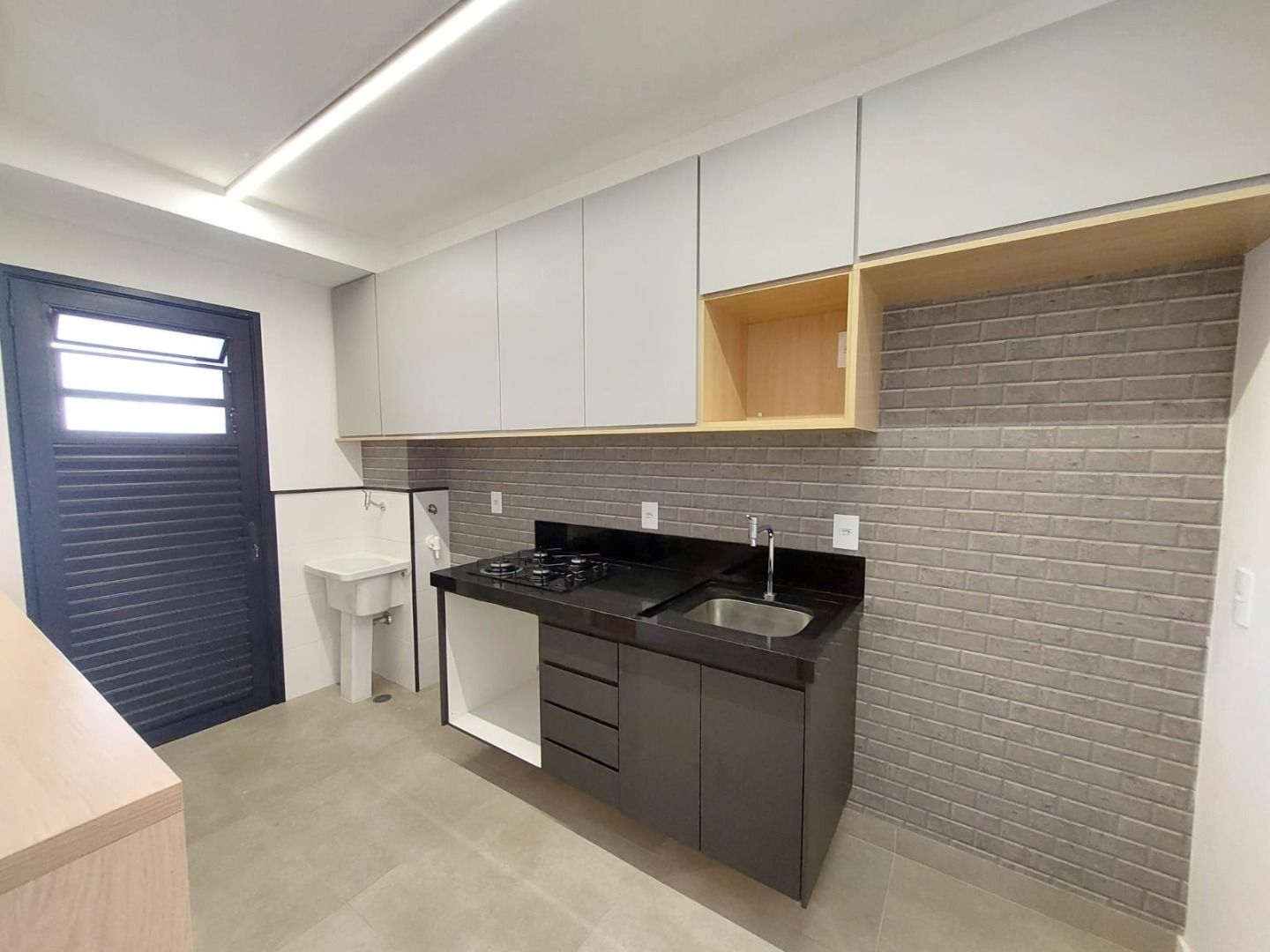 Apartamento para alugar com 2 quartos, 69m² - Foto 2