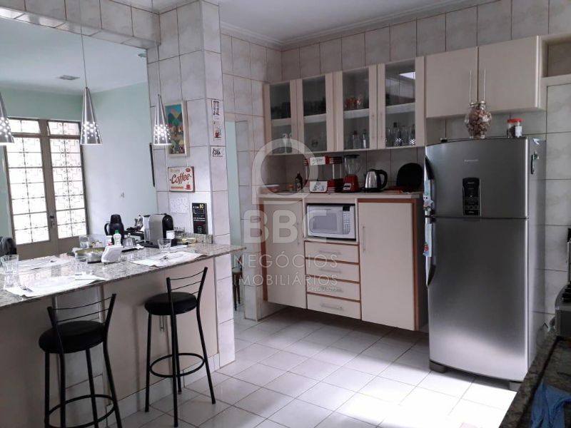 Casa à venda com 3 quartos, 190m² - Foto 7