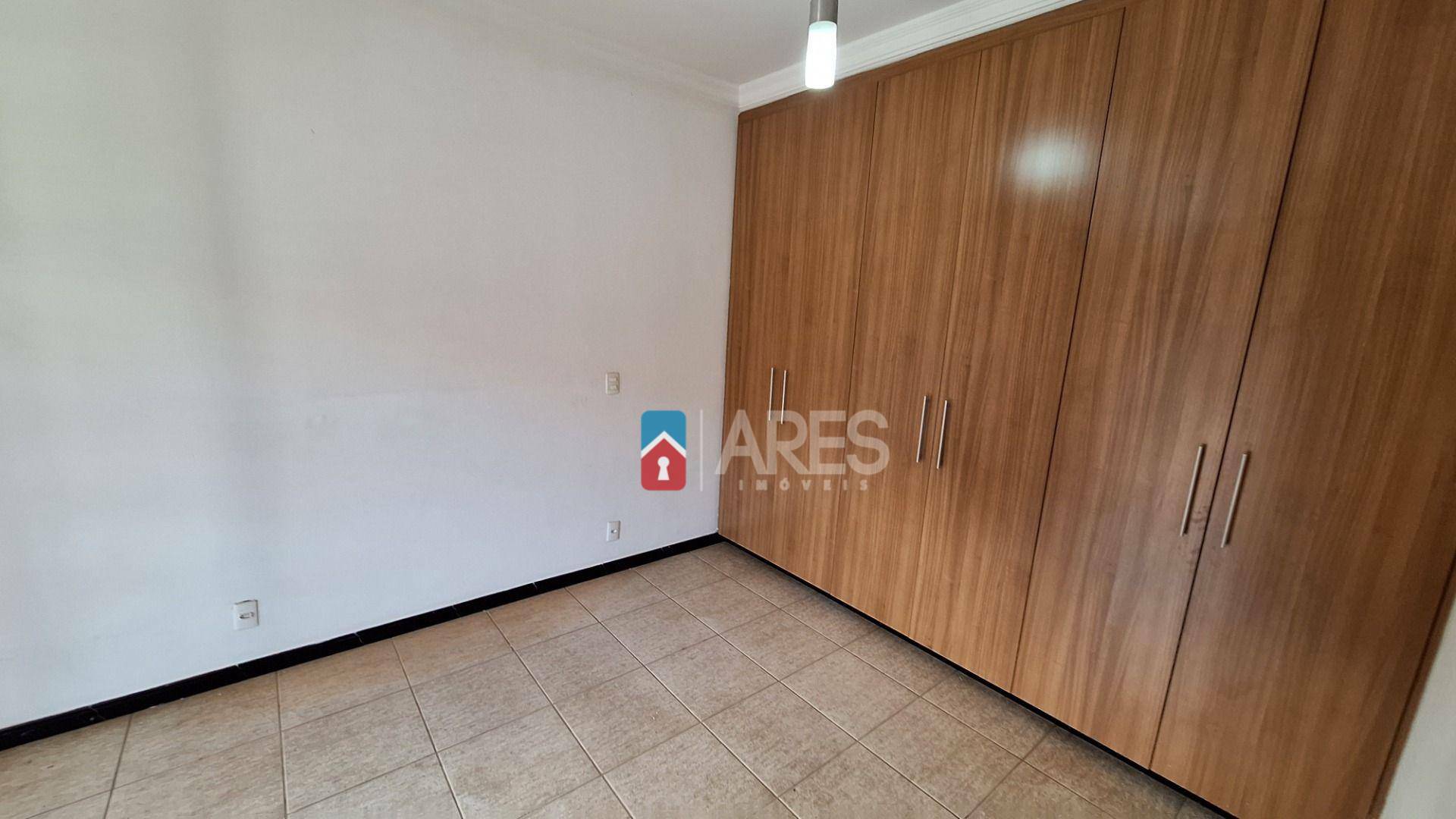 Casa para alugar com 3 quartos, 400m² - Foto 17